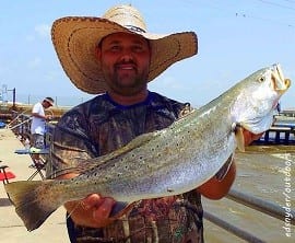 HFD Med angler Gary Fruge' of Mont Belvue TX fished a Hogan-R to catch this 27inch 6 lb 9oz gator speck