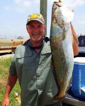 St. Louis MO angler James Shadow came out to play with the big boys today taking this 28inch gator-trout on a Coho Shad